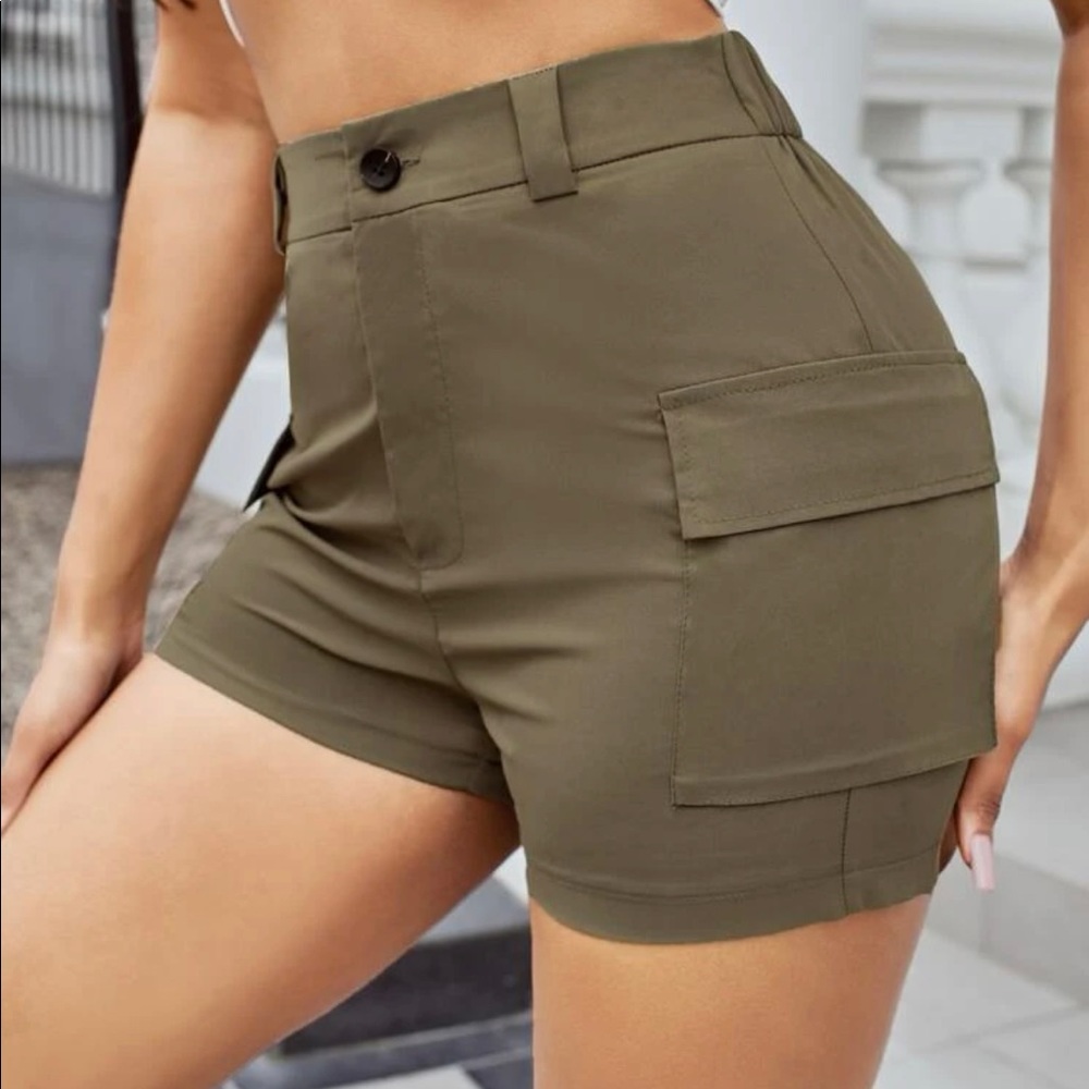 Shein size L army green utility shorts